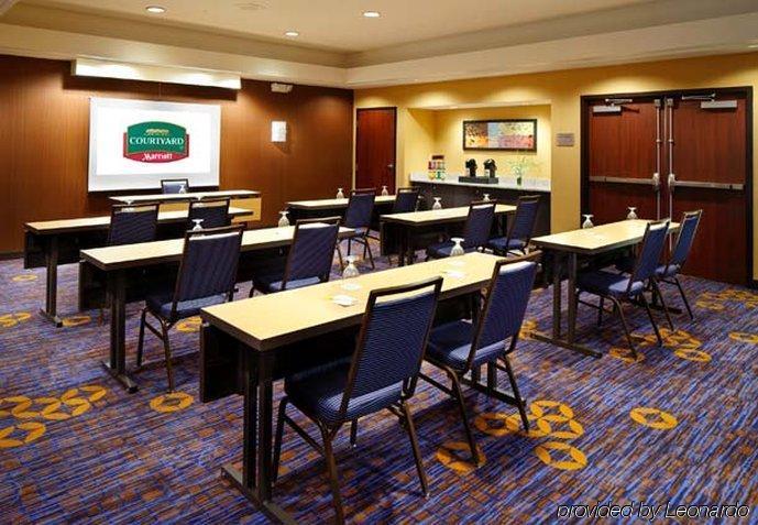 Courtyard By Marriott Cleveland Willoughby Hotel Afaceri foto