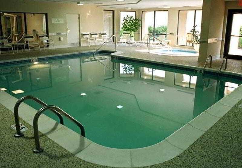 Courtyard By Marriott Cleveland Willoughby Hotel Facilități foto